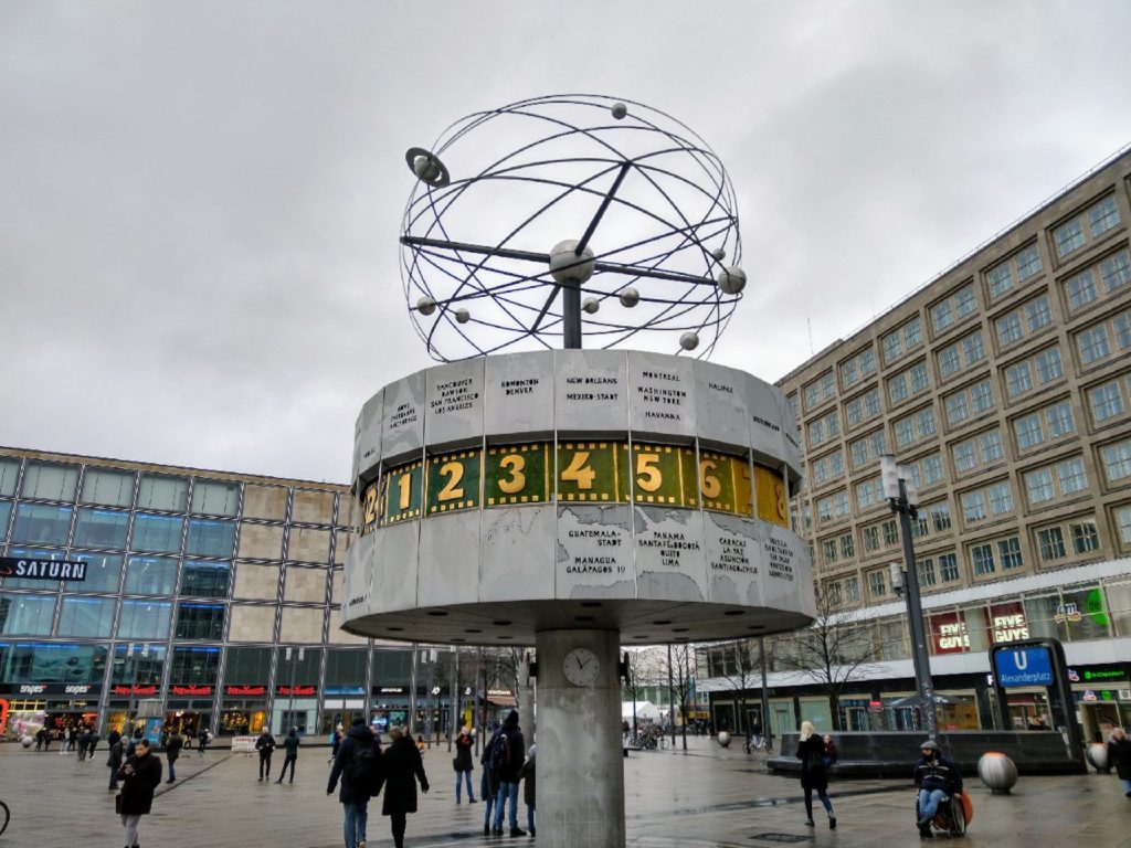 Weltzeituhr Berlin Alexanderplatz