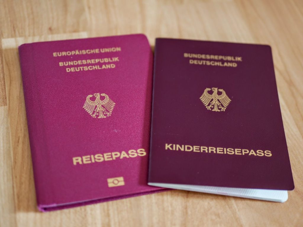 Kinderreisepass oder Reisepass
