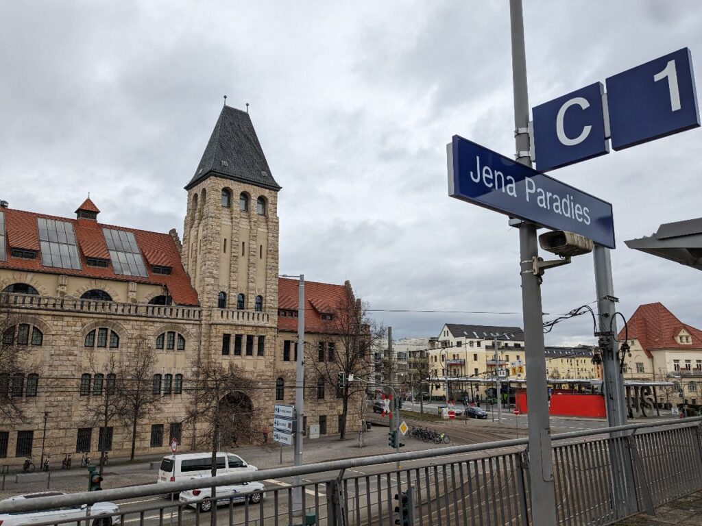 Bahnhof Jena Paradies