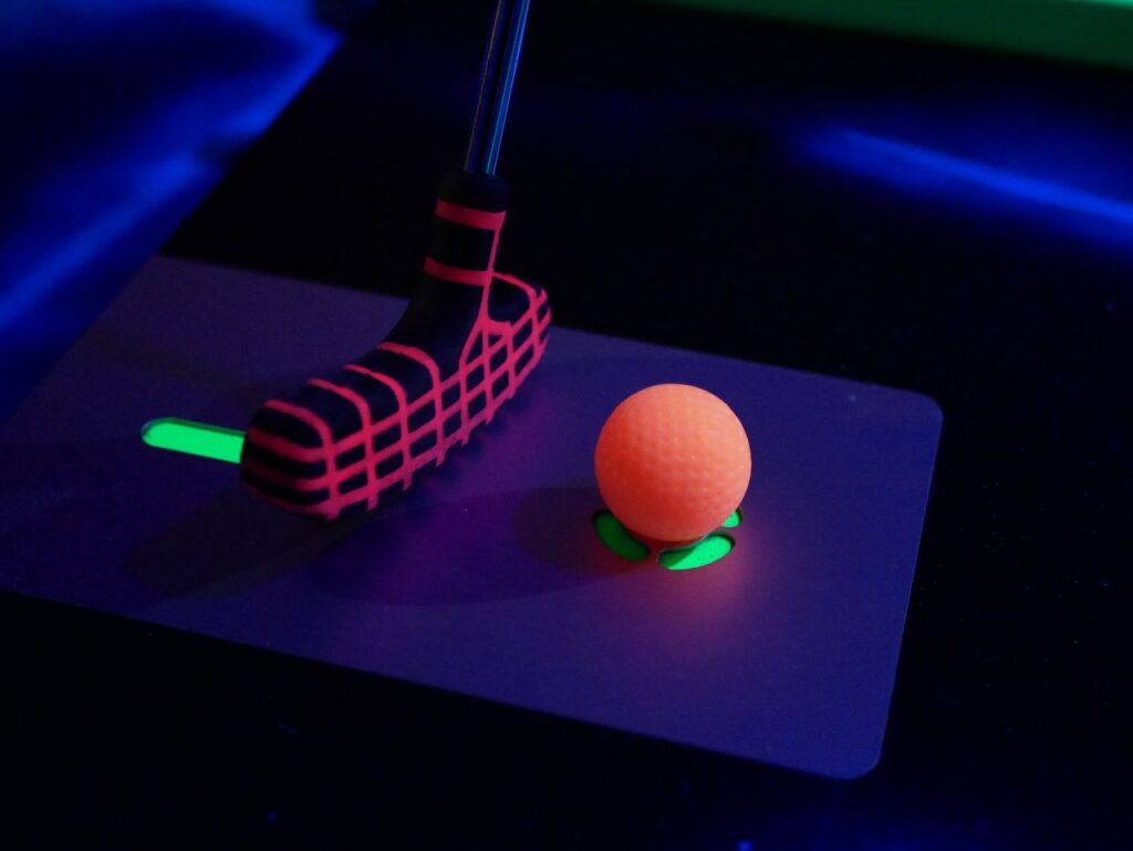 5 Welten 3D Blacklight Minigolf Halle (Saale)
