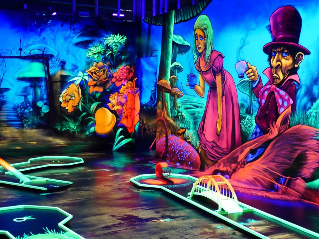 5 Welten 3D Blacklight Minigolf Halle (Saale)