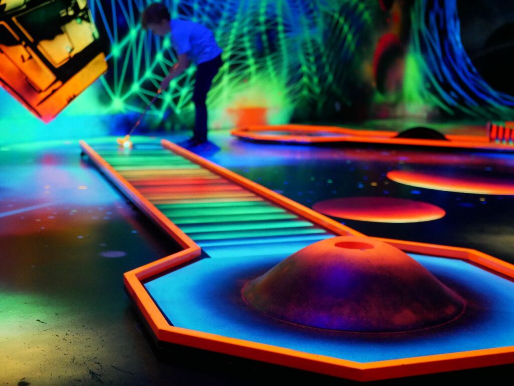 5 Welten 3D Blacklight Minigolf Halle (Saale)