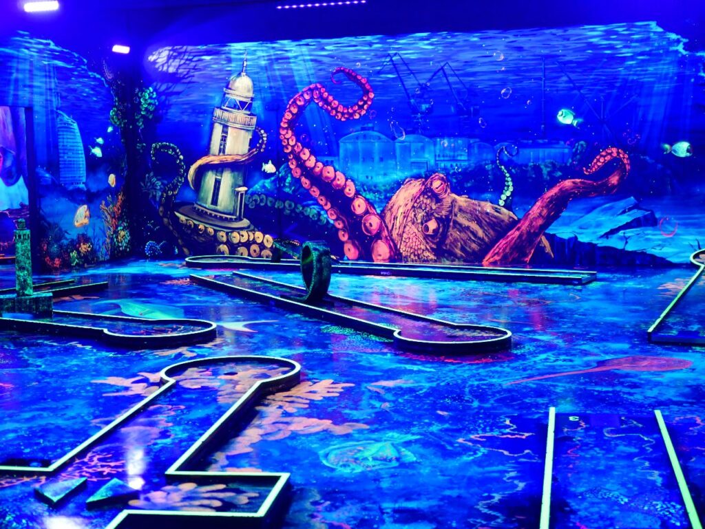 Havenglow Schwarzlichtgolf Bremerhaven